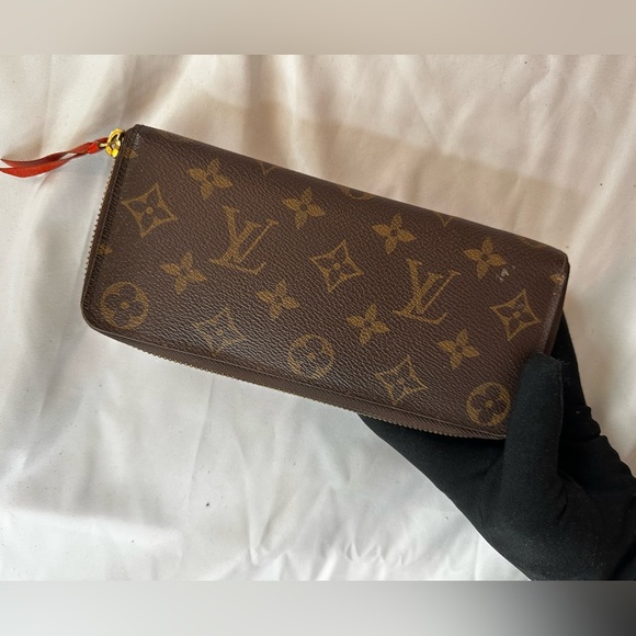 Louis Vuitton wallet - Picture 2 of 5